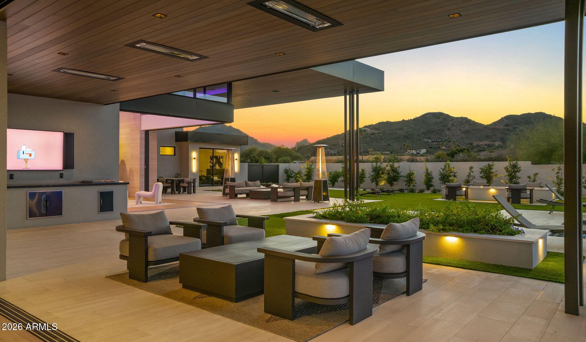 Hummingbird Manor - Residential