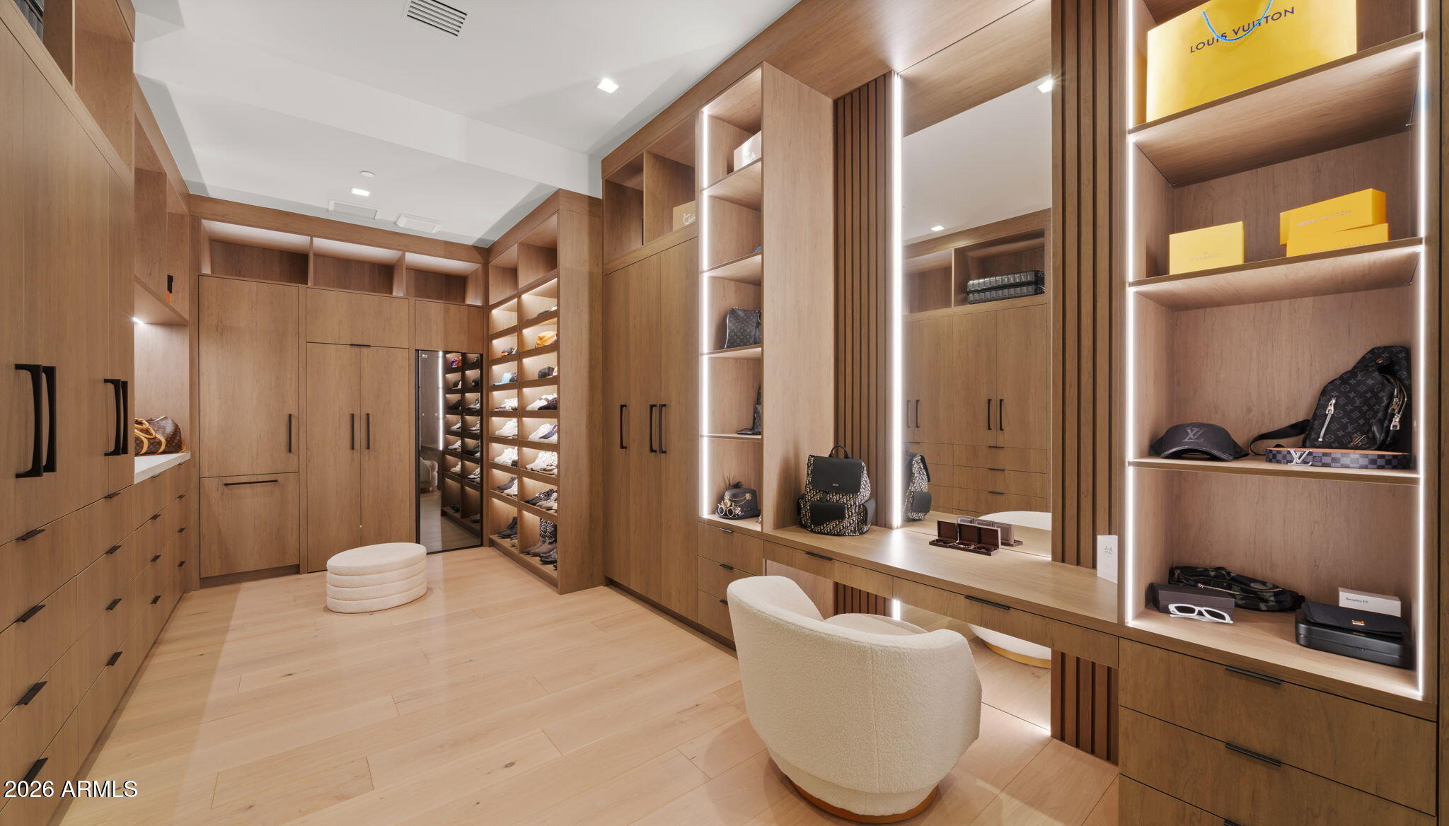Hummingbird Manor - Residential