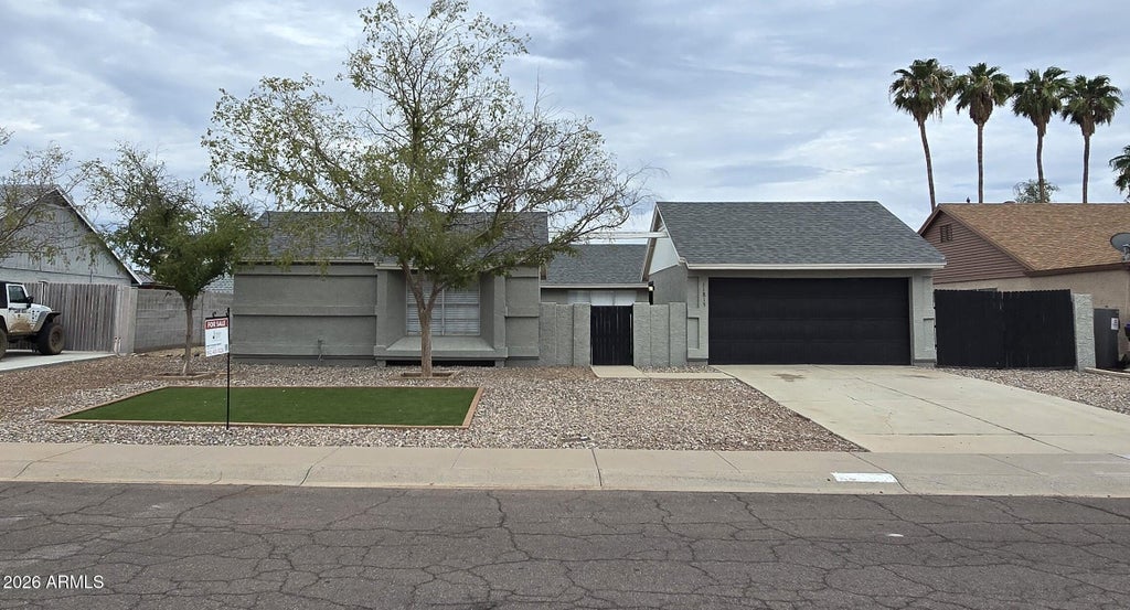 Photo of 11815 N 77th Drive, Peoria, AZ 85345 (MLS # 7088939)