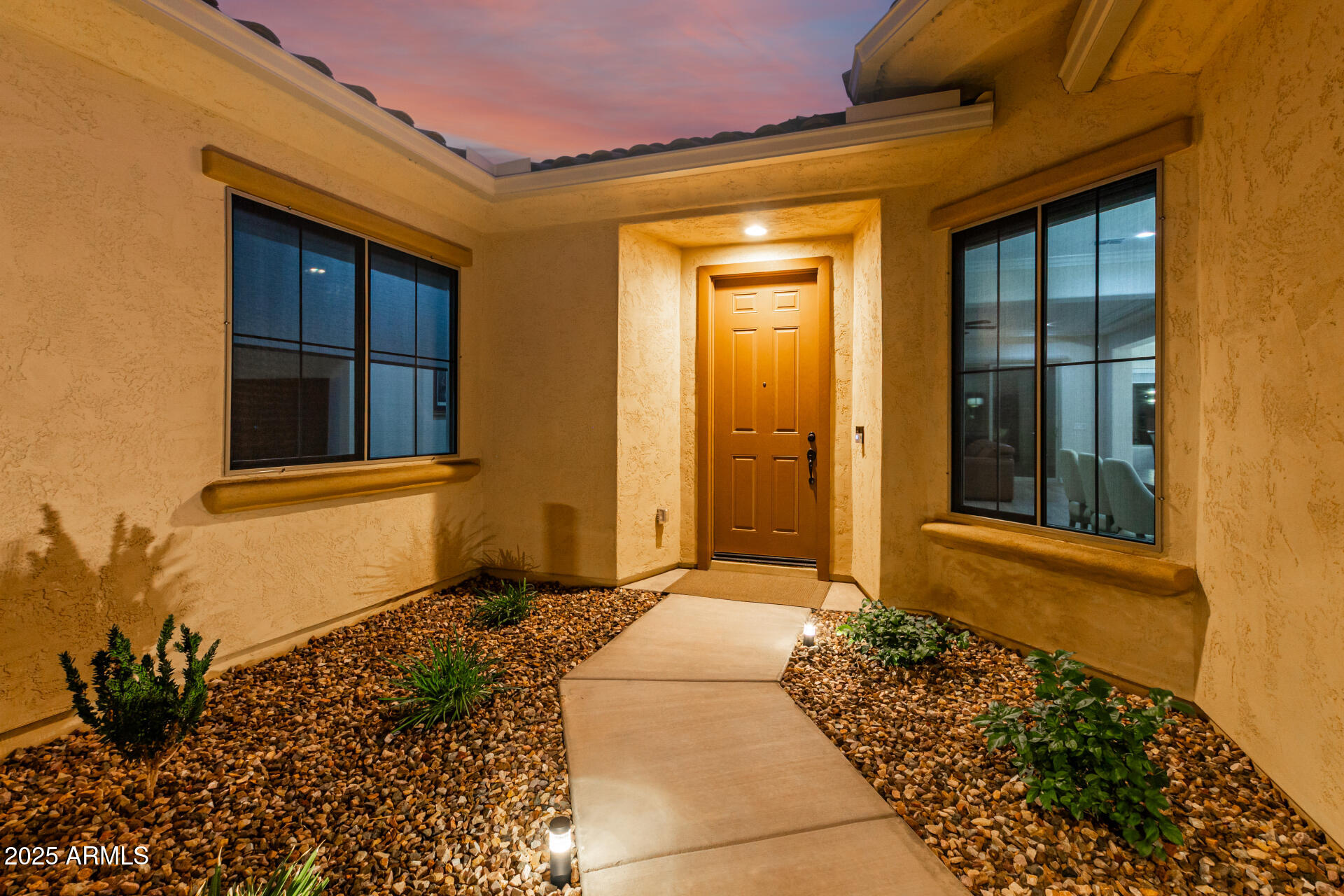 7905 W Mockingbird Way