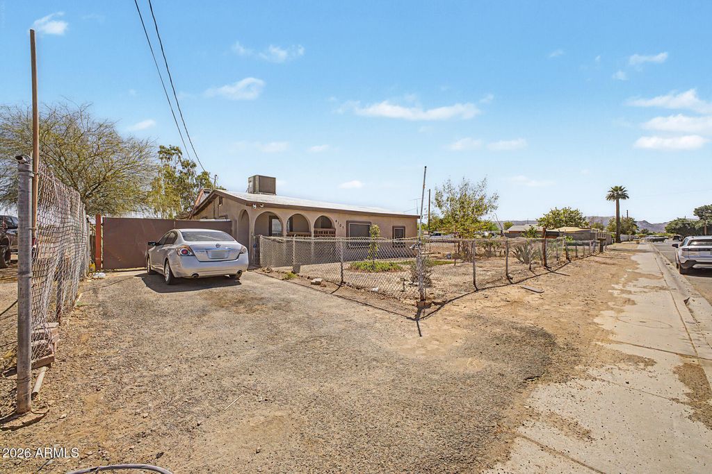 Photo of 4107 S 6th Avenue, Phoenix, AZ 85041 (MLS # 7013598)