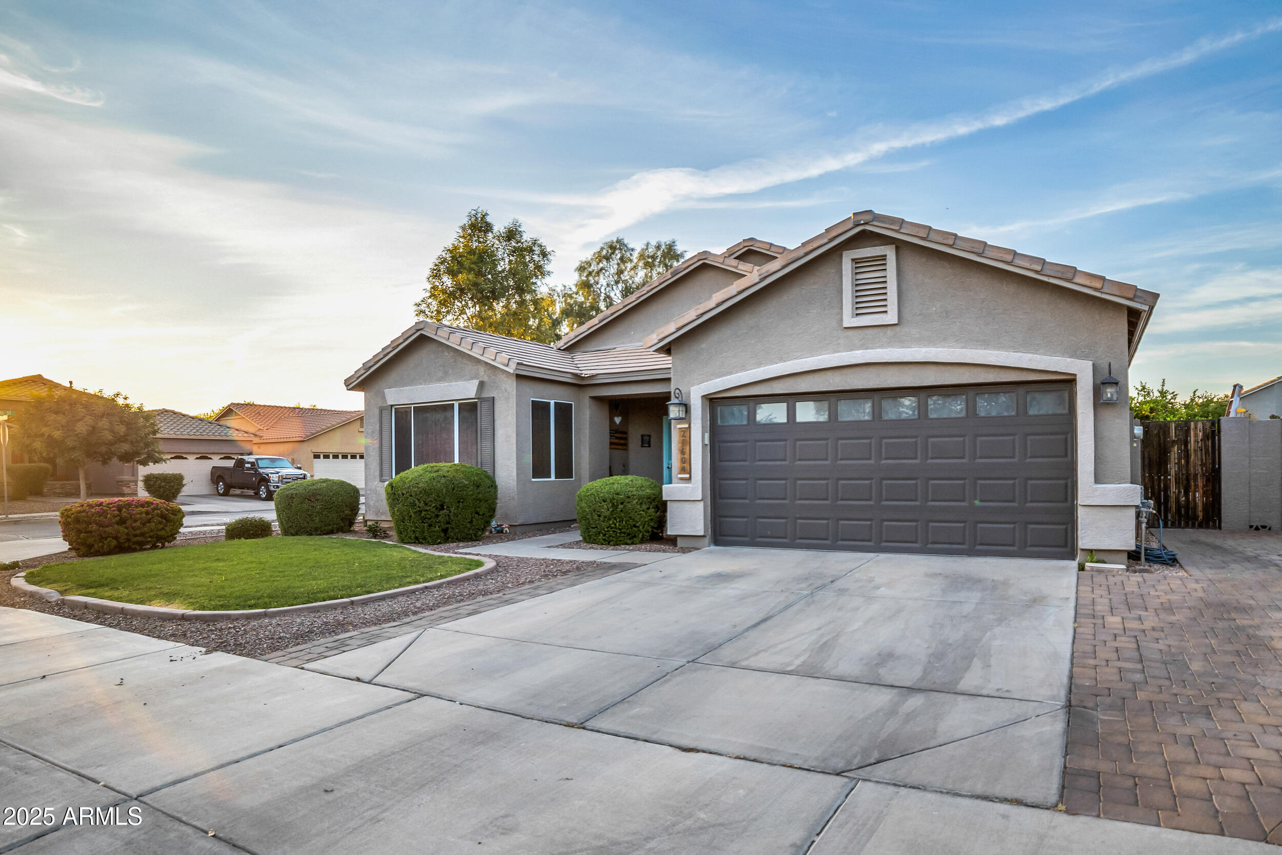 21604 E CALLE DE FLORES --