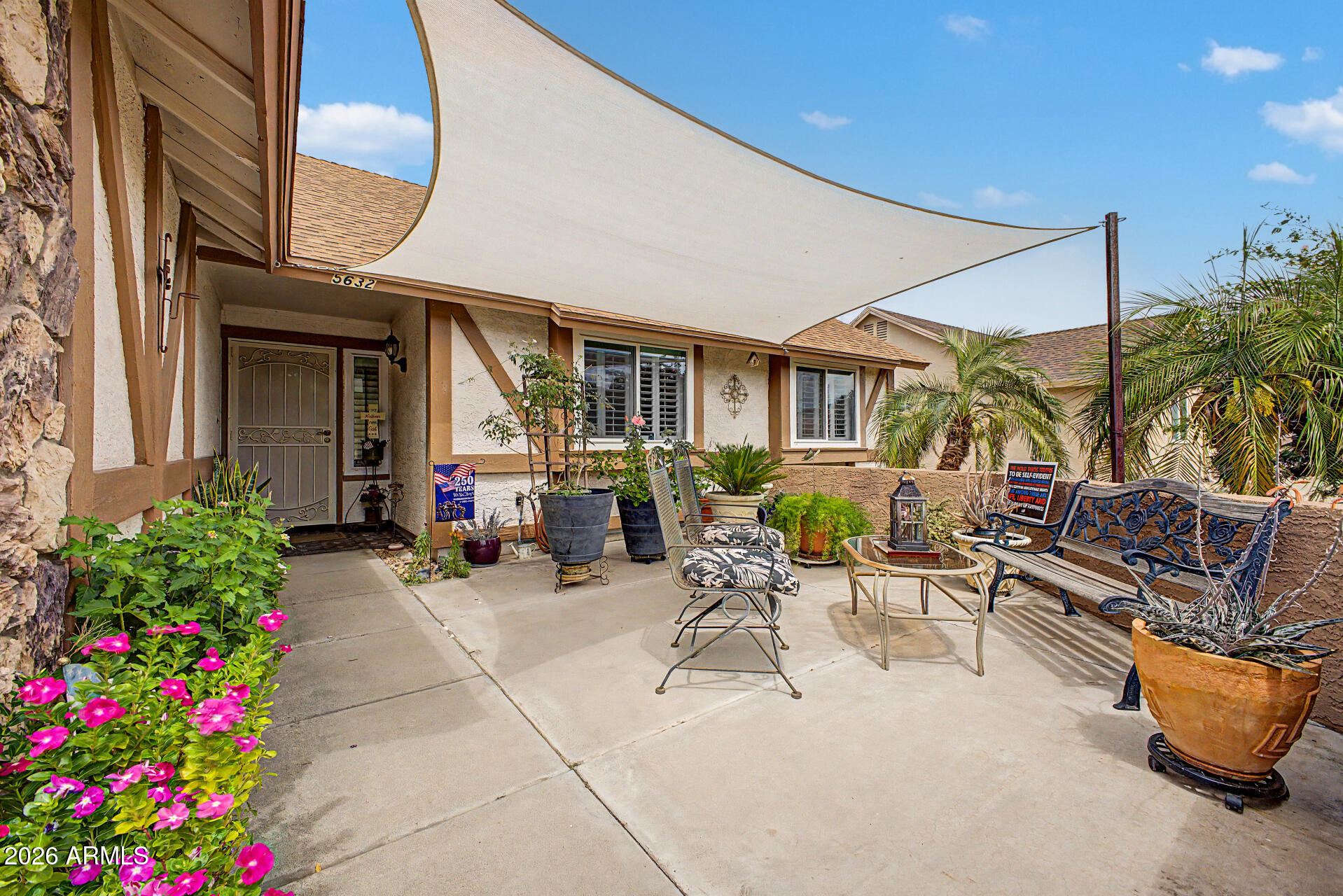 5632 W DESERT COVE Avenue