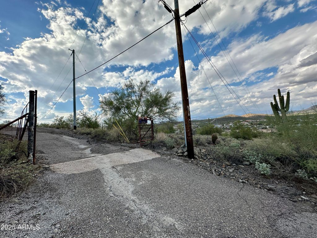 Photo of 31 N Twin Peaks Lane #D, New River, AZ 85087 (MLS # 6925884)