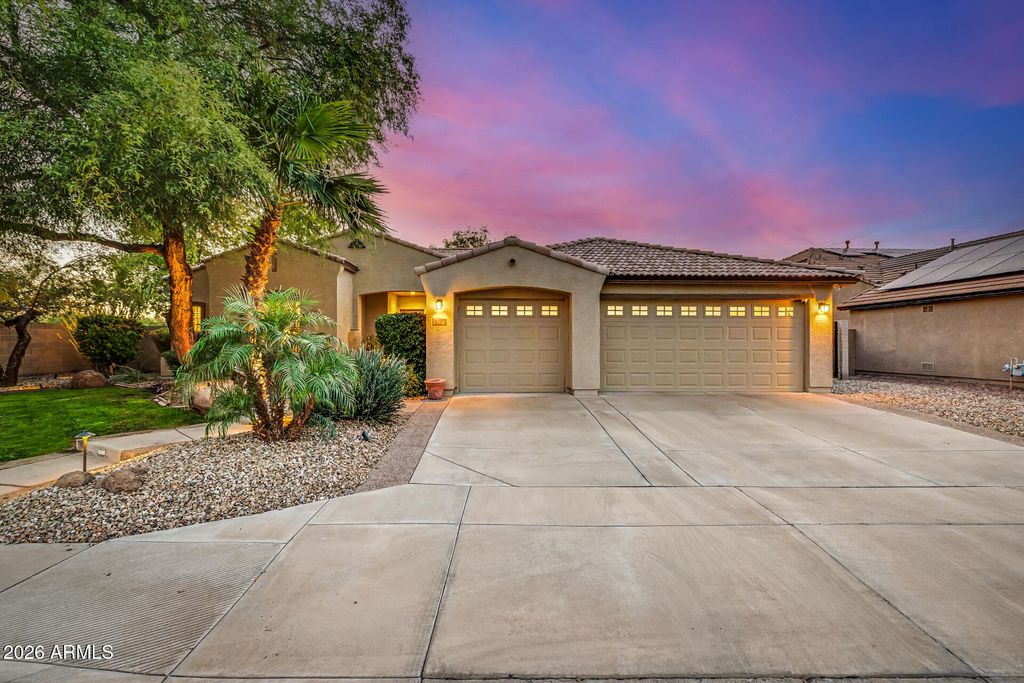 Photo of 5612 N 134th Drive, Litchfield Park, AZ 85340 (MLS # 7019843)
