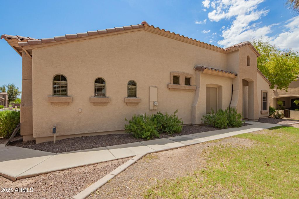 Photo of 2600 E Springfield Place #64, Chandler, AZ 85286 (MLS # 6910306)