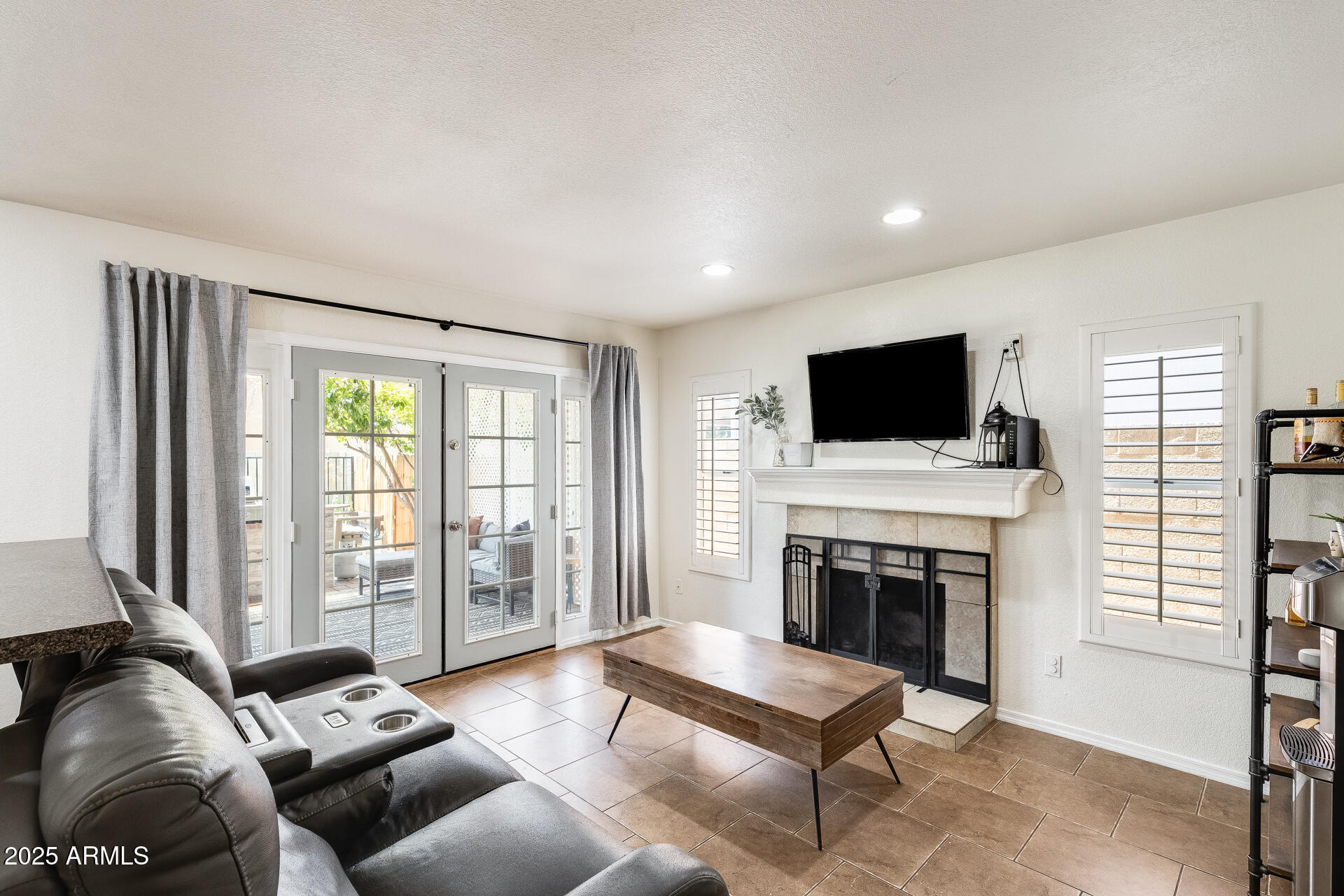 3821 W CAMINO DEL RIO --