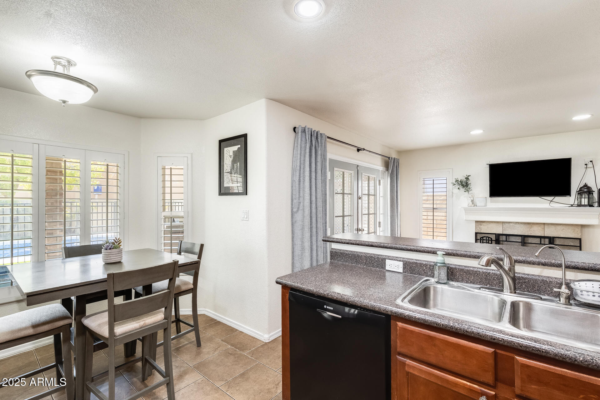 3821 W CAMINO DEL RIO --
