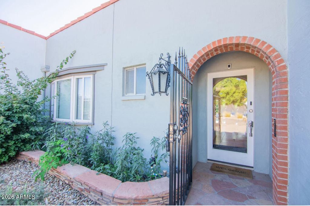 Photo of 2065 E Cairo Drive, Tempe, AZ 85282 (MLS # 6964946)