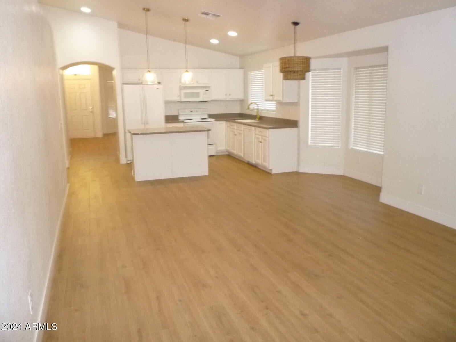 9139 W CANYON Drive