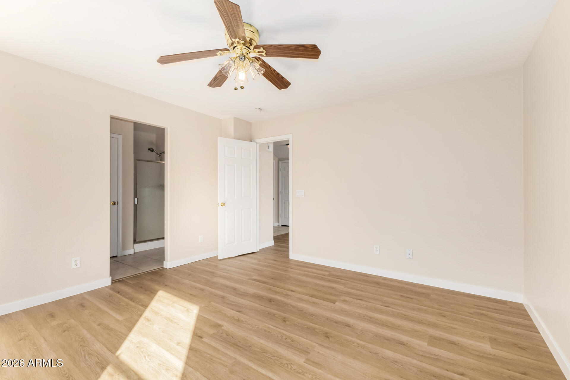 11805 W PARADISE Drive W