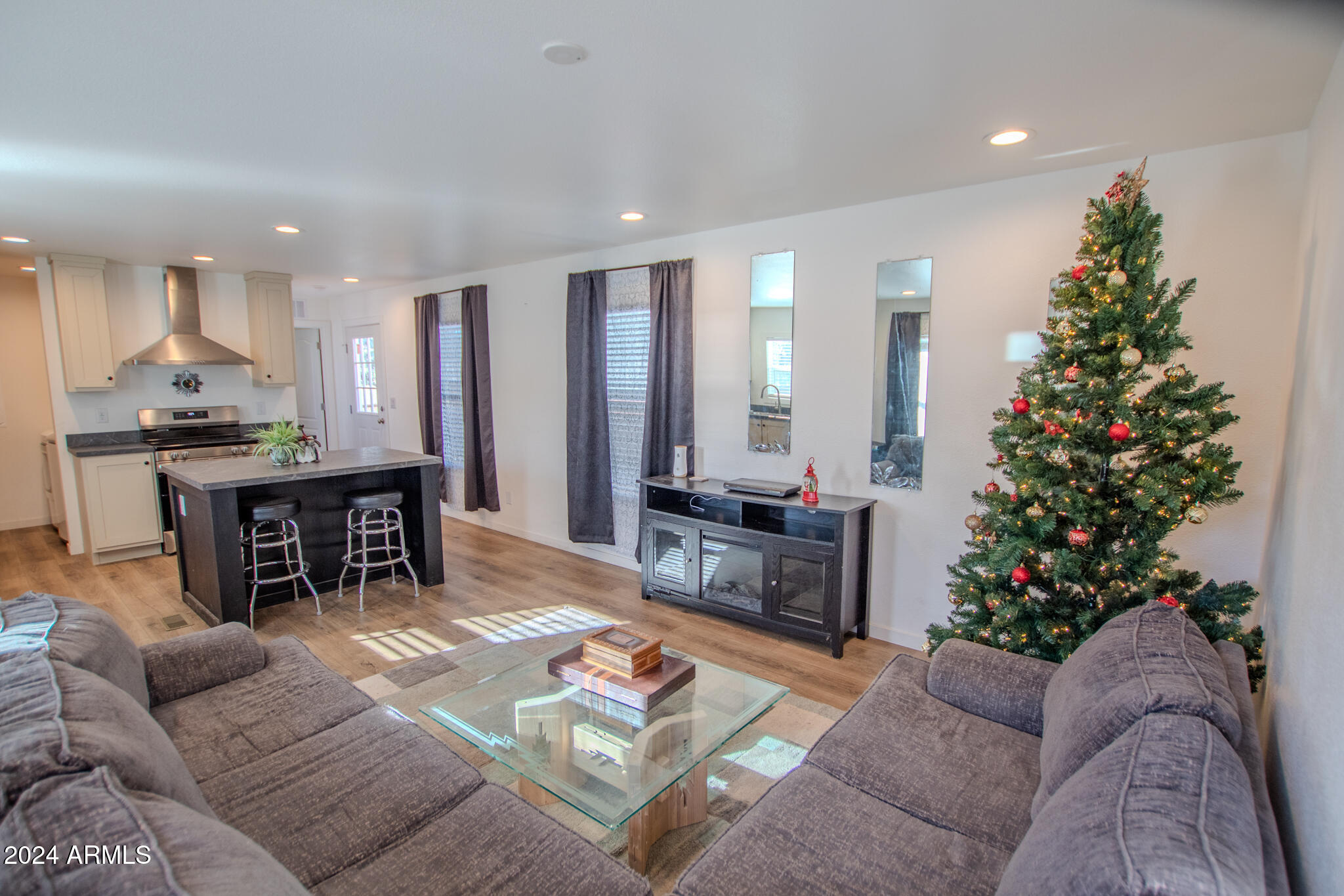 8188 W APACHE Drive