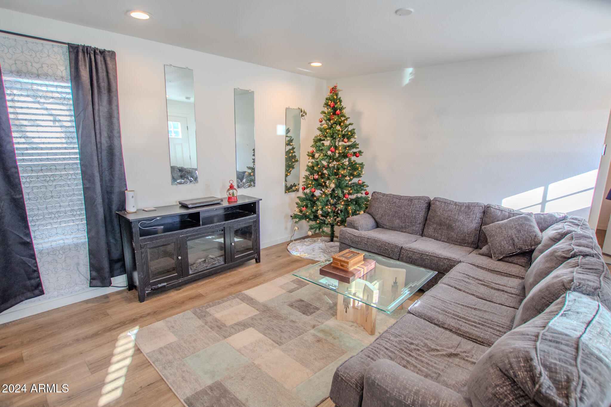 8188 W APACHE Drive