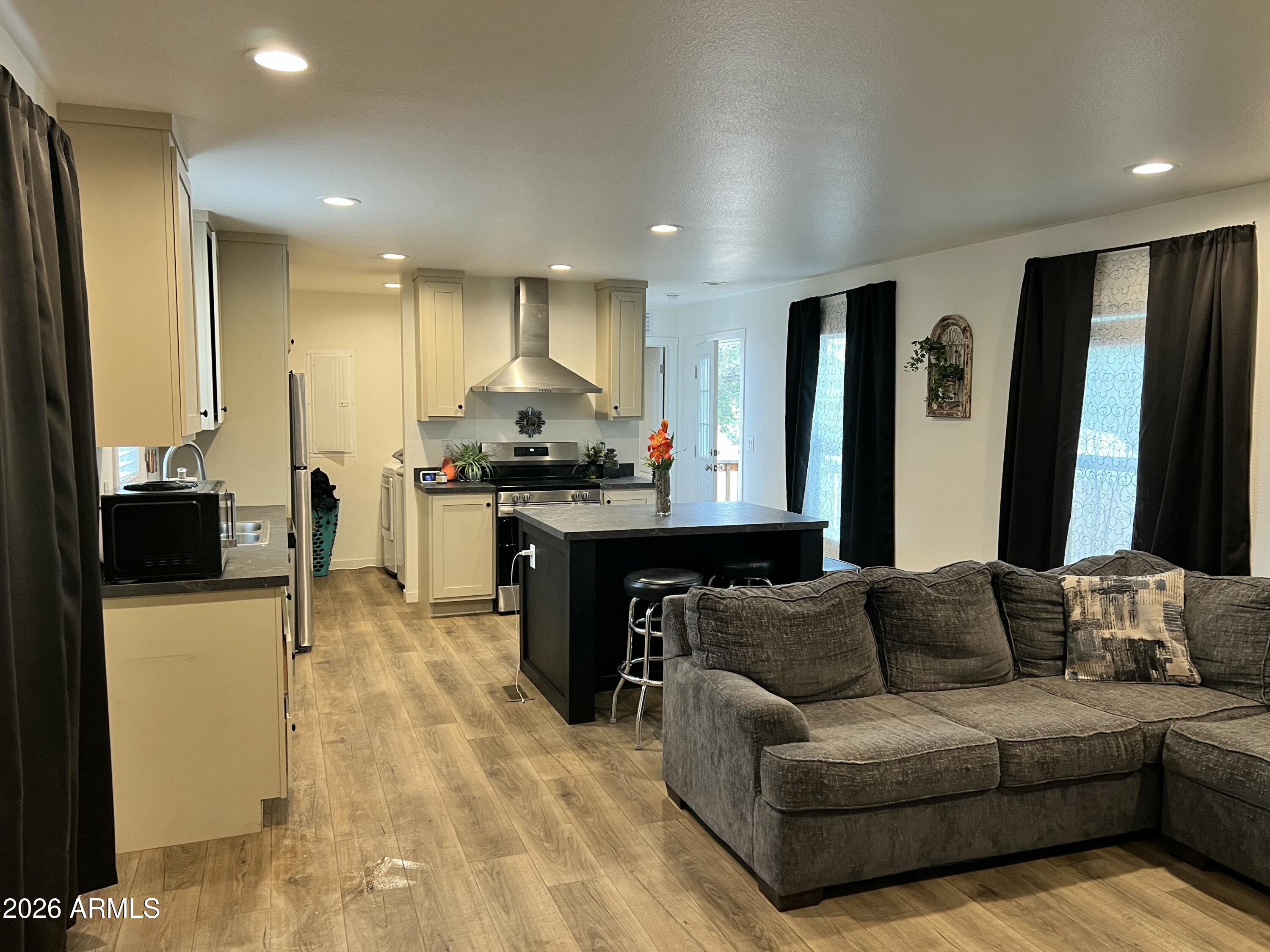 8188 W APACHE Drive