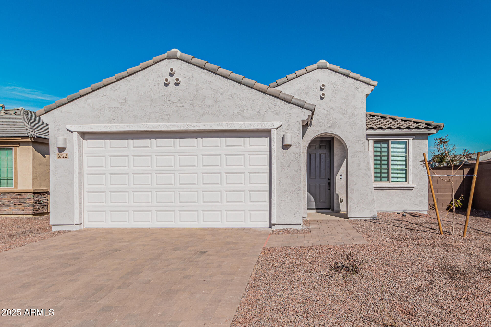 6722 W DESERT Drive