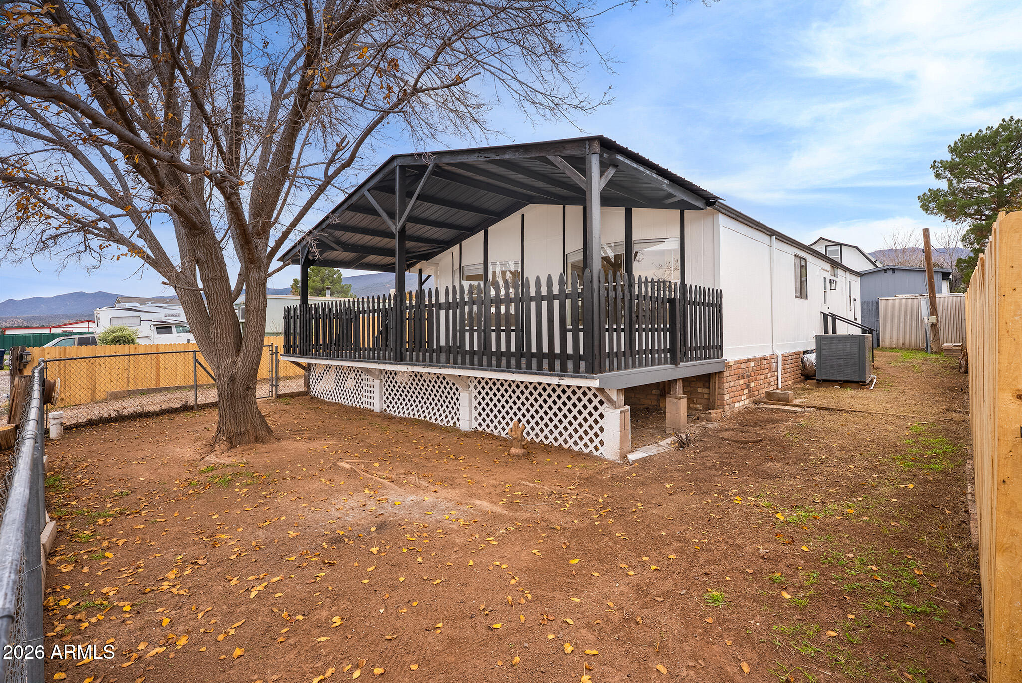 1040 CALLE TOMALLO --