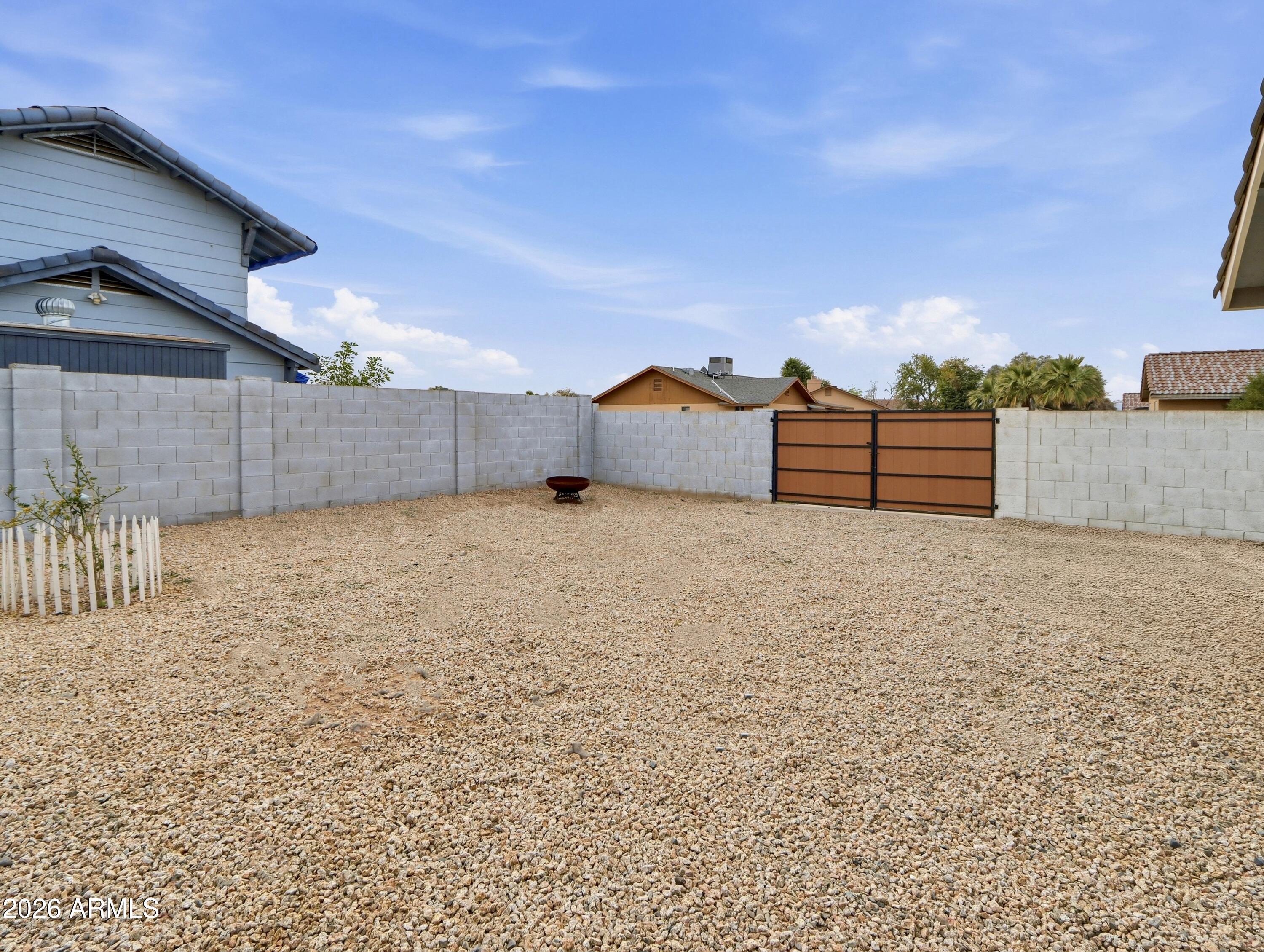 8045 W COLUMBINE Drive