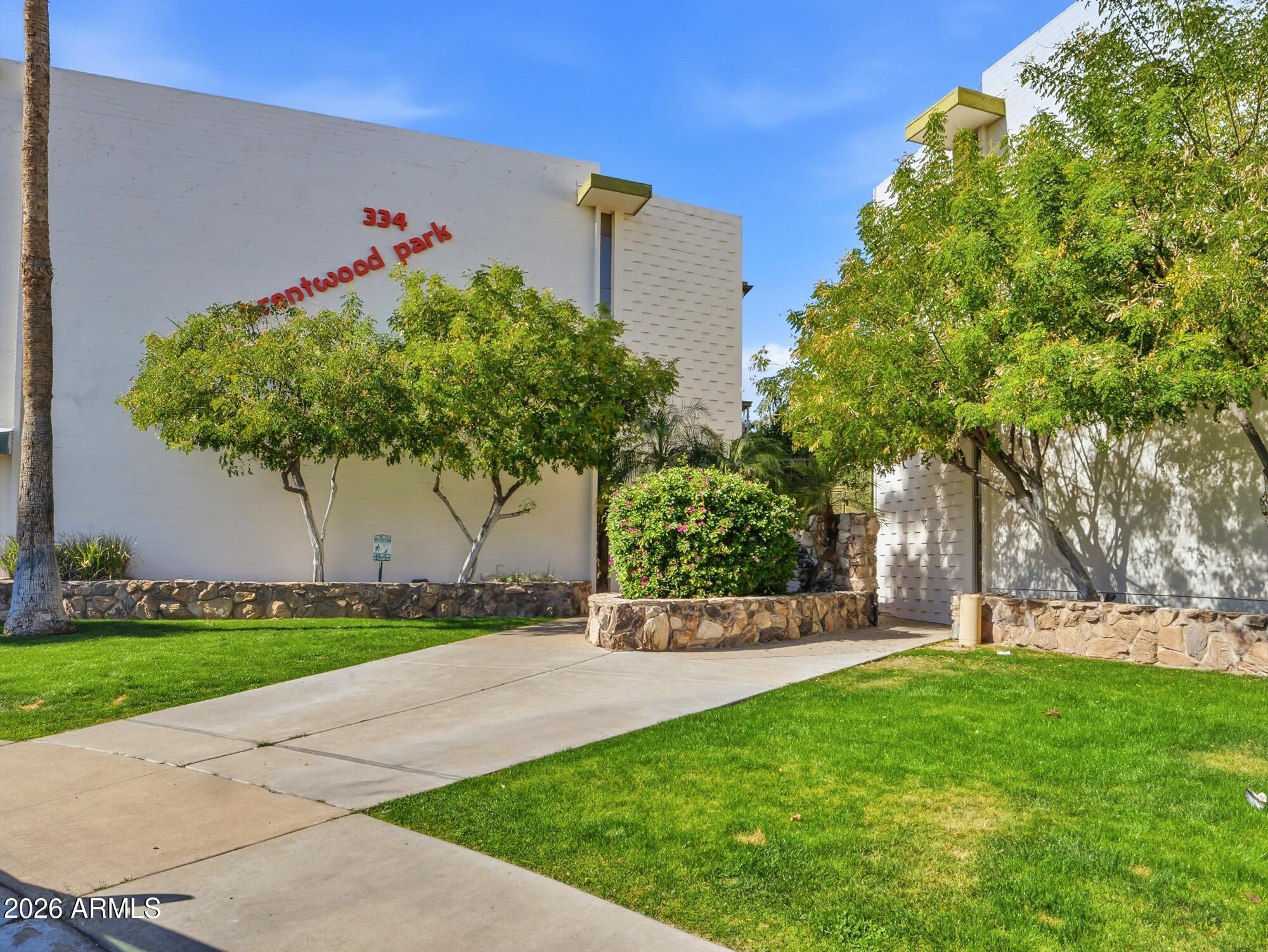 334 W MEDLOCK Drive A101