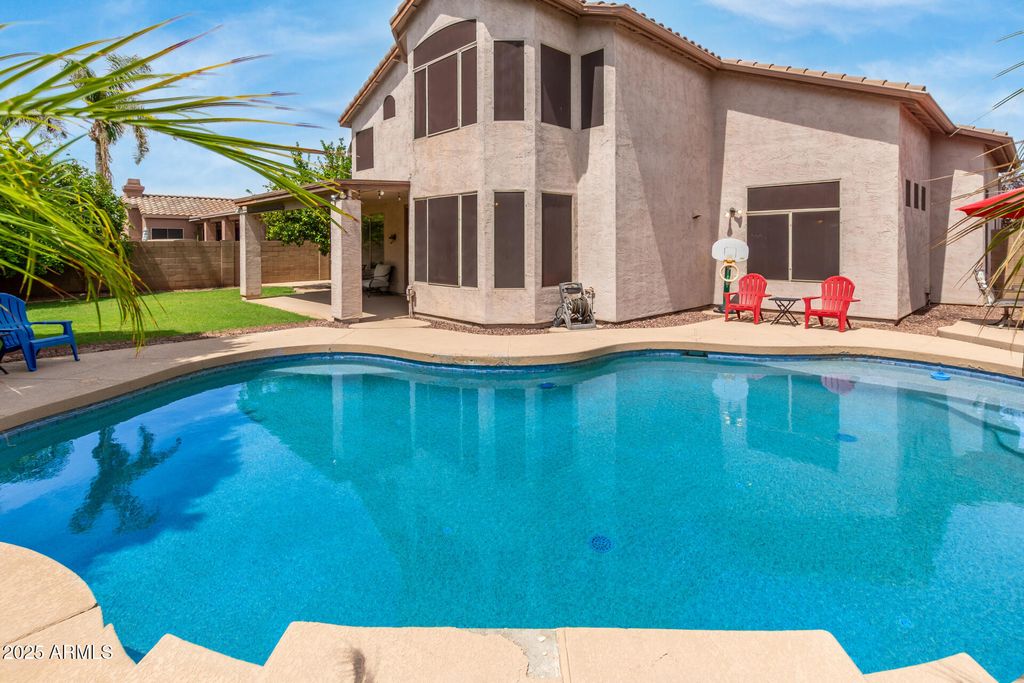Photo of 2859 E Millbrae Lane, Gilbert, AZ 85234 (MLS # 6912359)