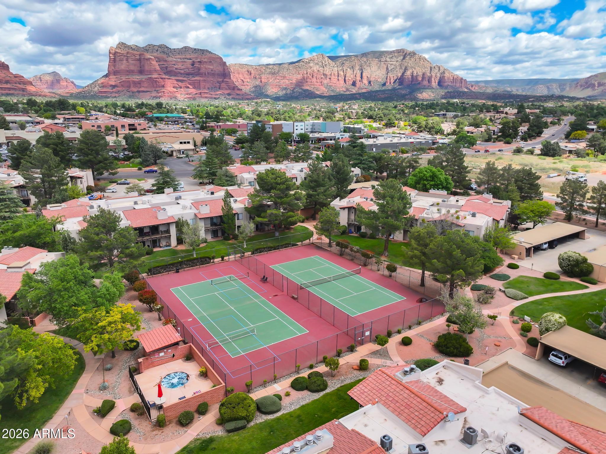Oak Creek Estados - Residential