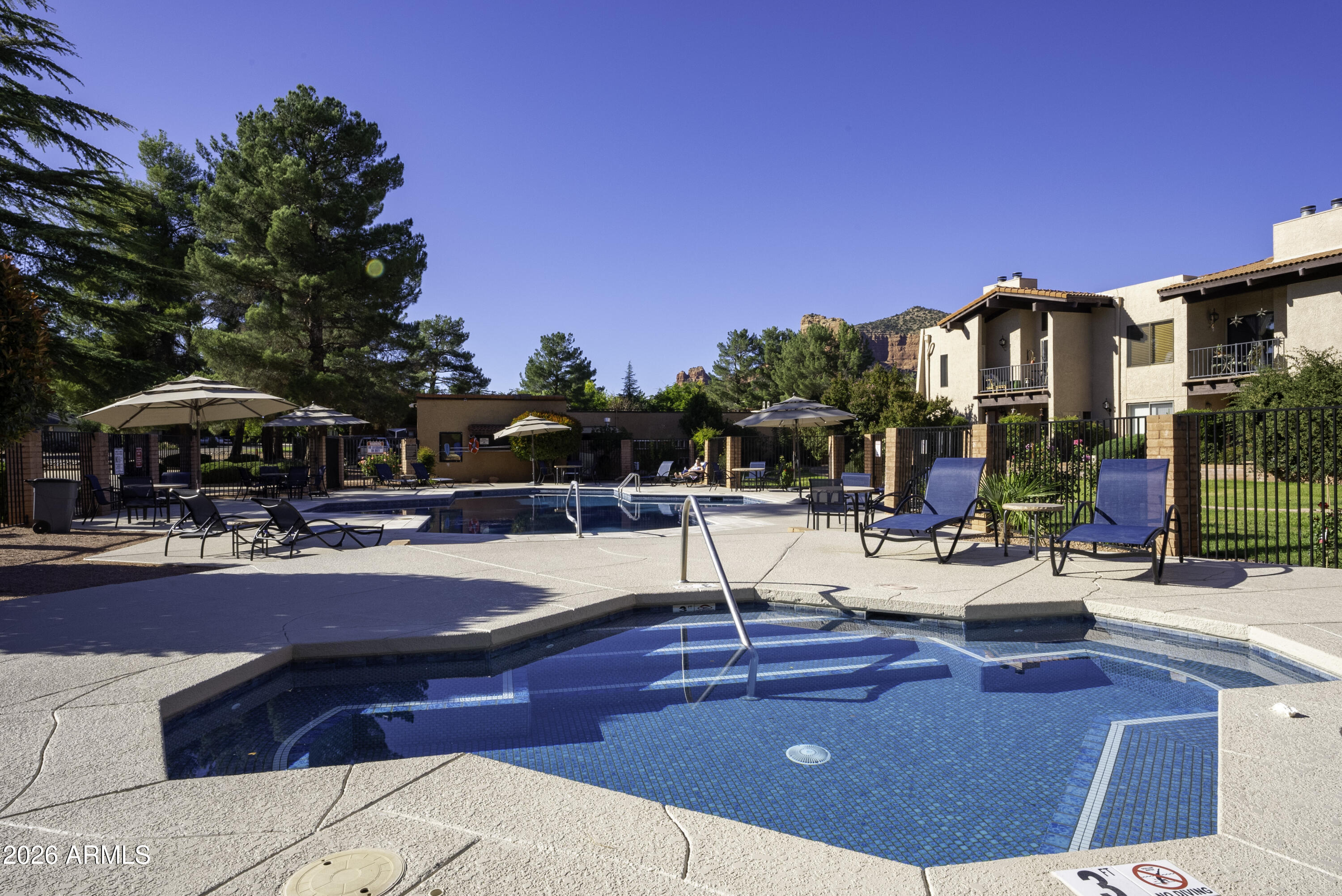 Oak Creek Estados - Residential