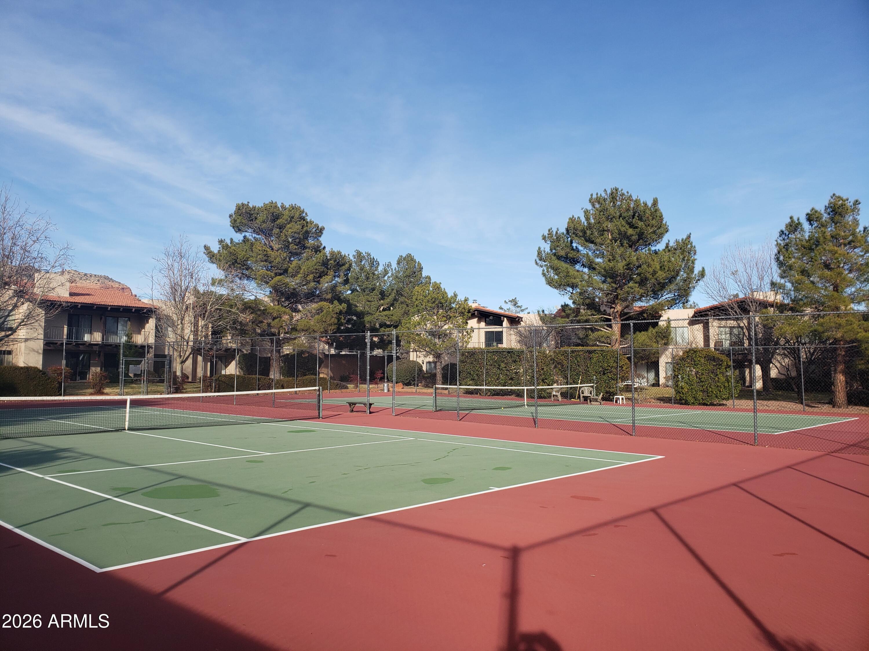 Oak Creek Estados - Residential