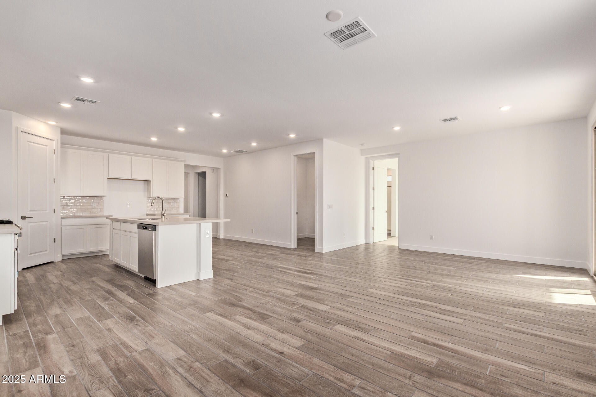 2973 E Mecklenburg Way