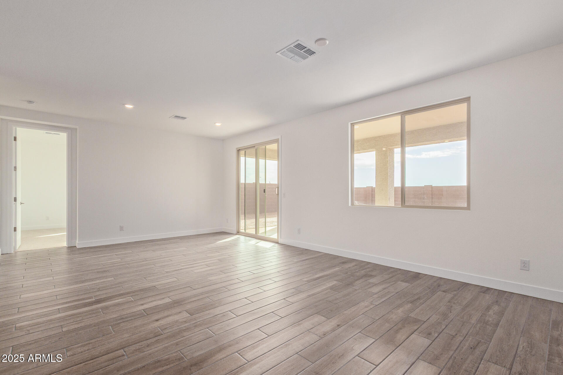 2973 E Mecklenburg Way