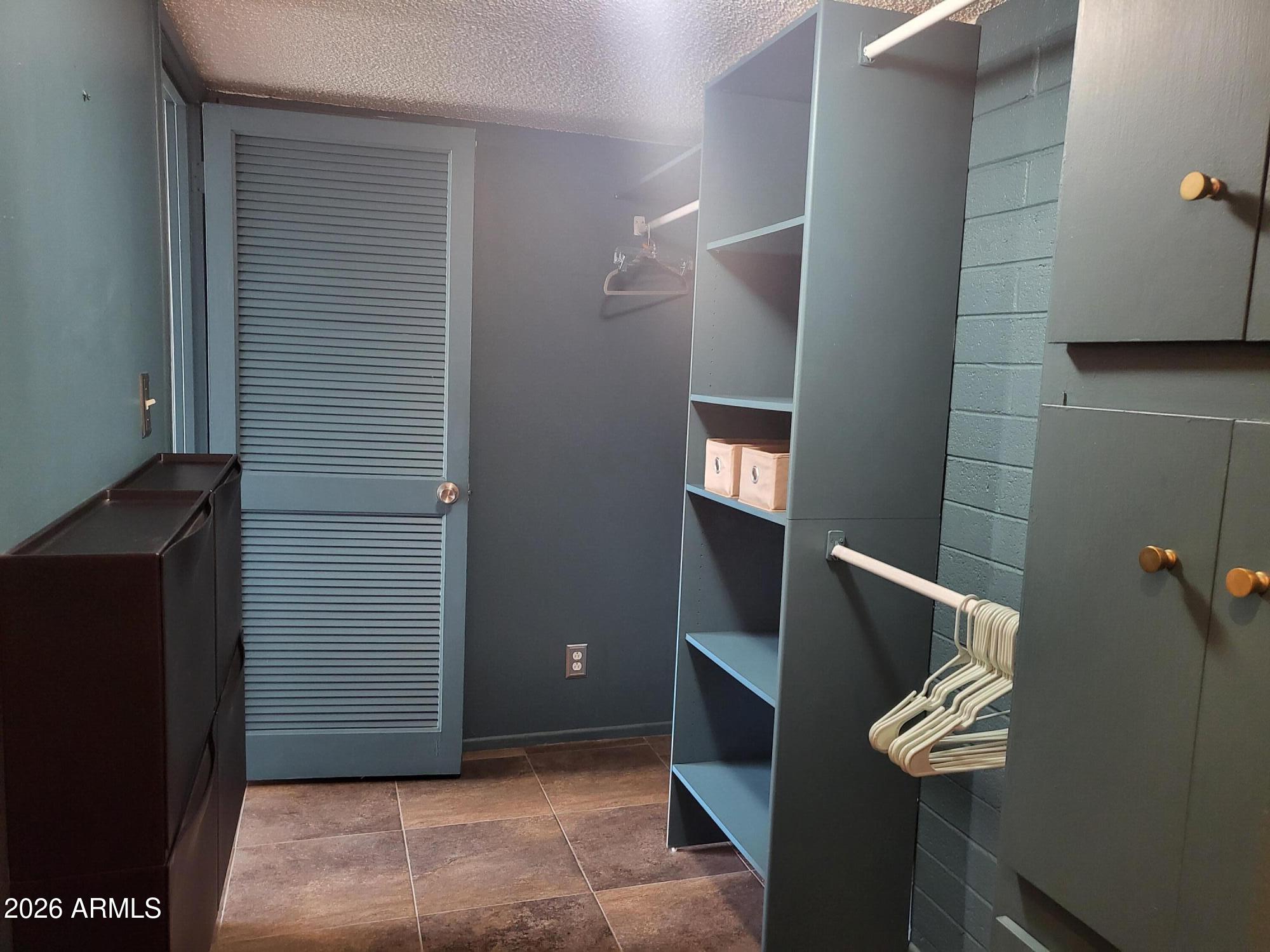 SCOTTSDALE EAST HOMES - Residential