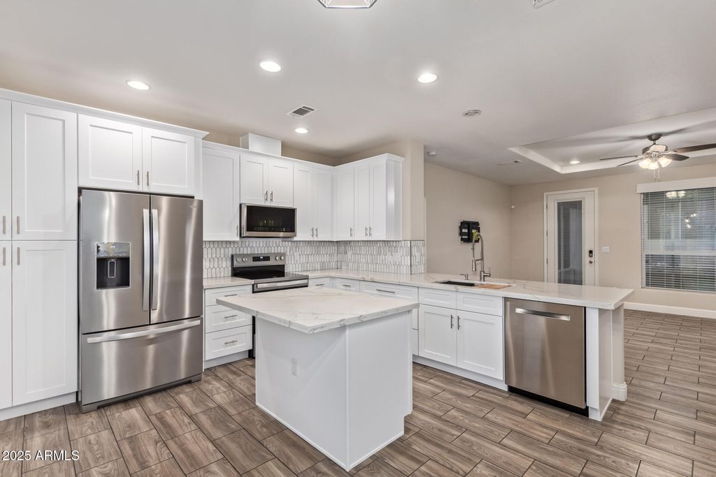 Photo of 3301 S Goldfield Road #6039, Apache Junction, AZ 85119 (MLS # 6954065)