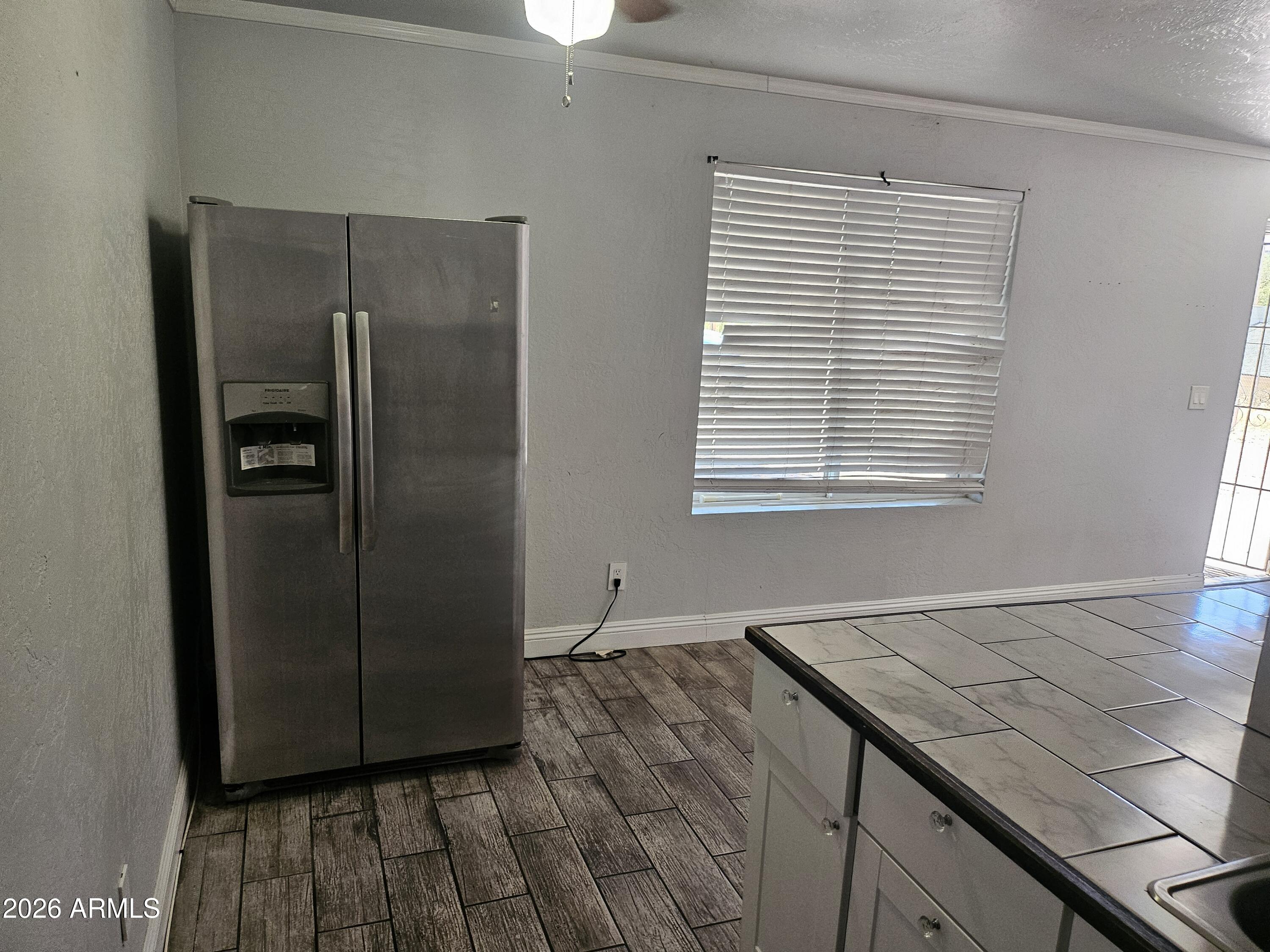 513 W FRONTIER Street 4