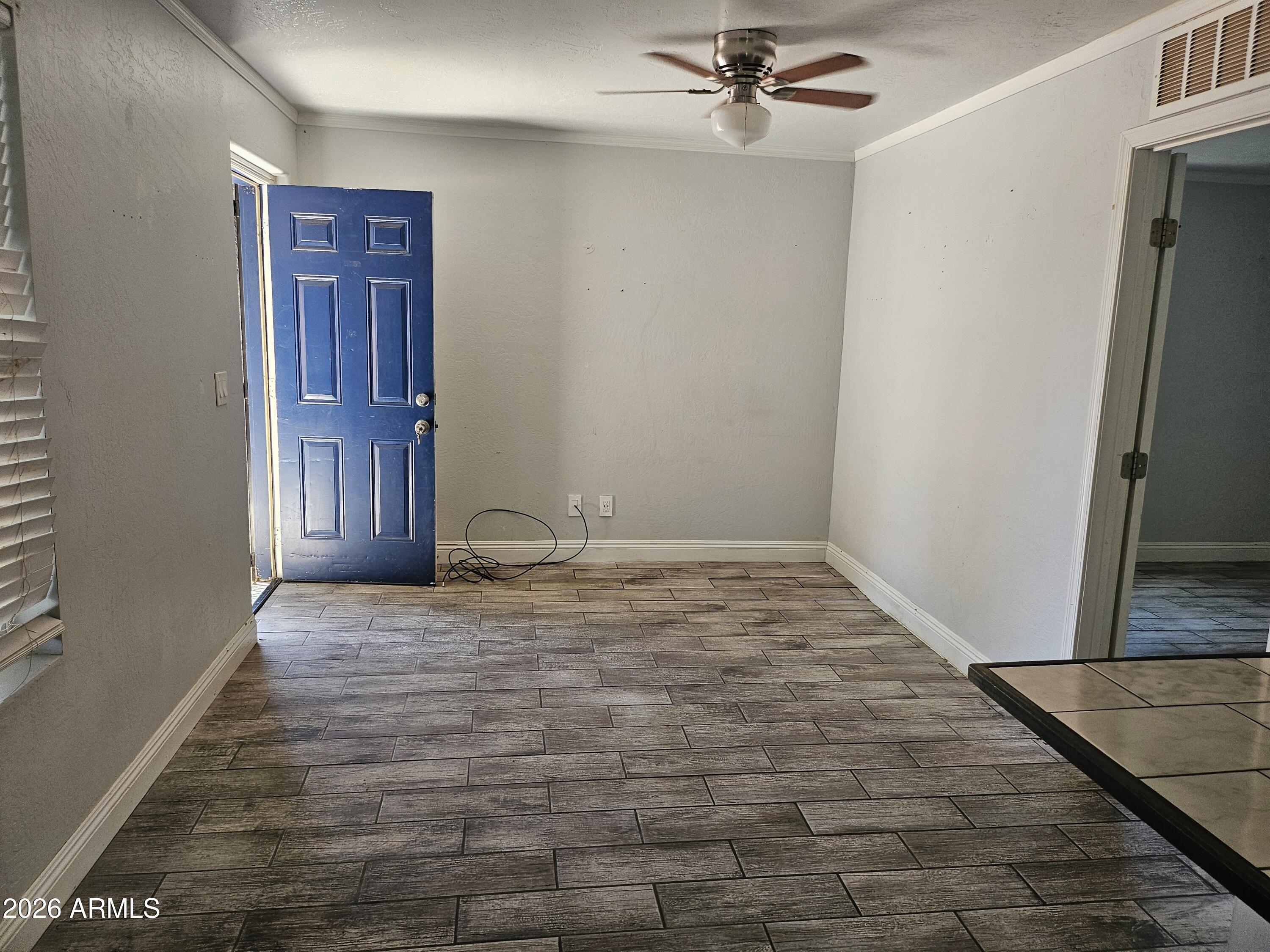 513 W FRONTIER Street 4