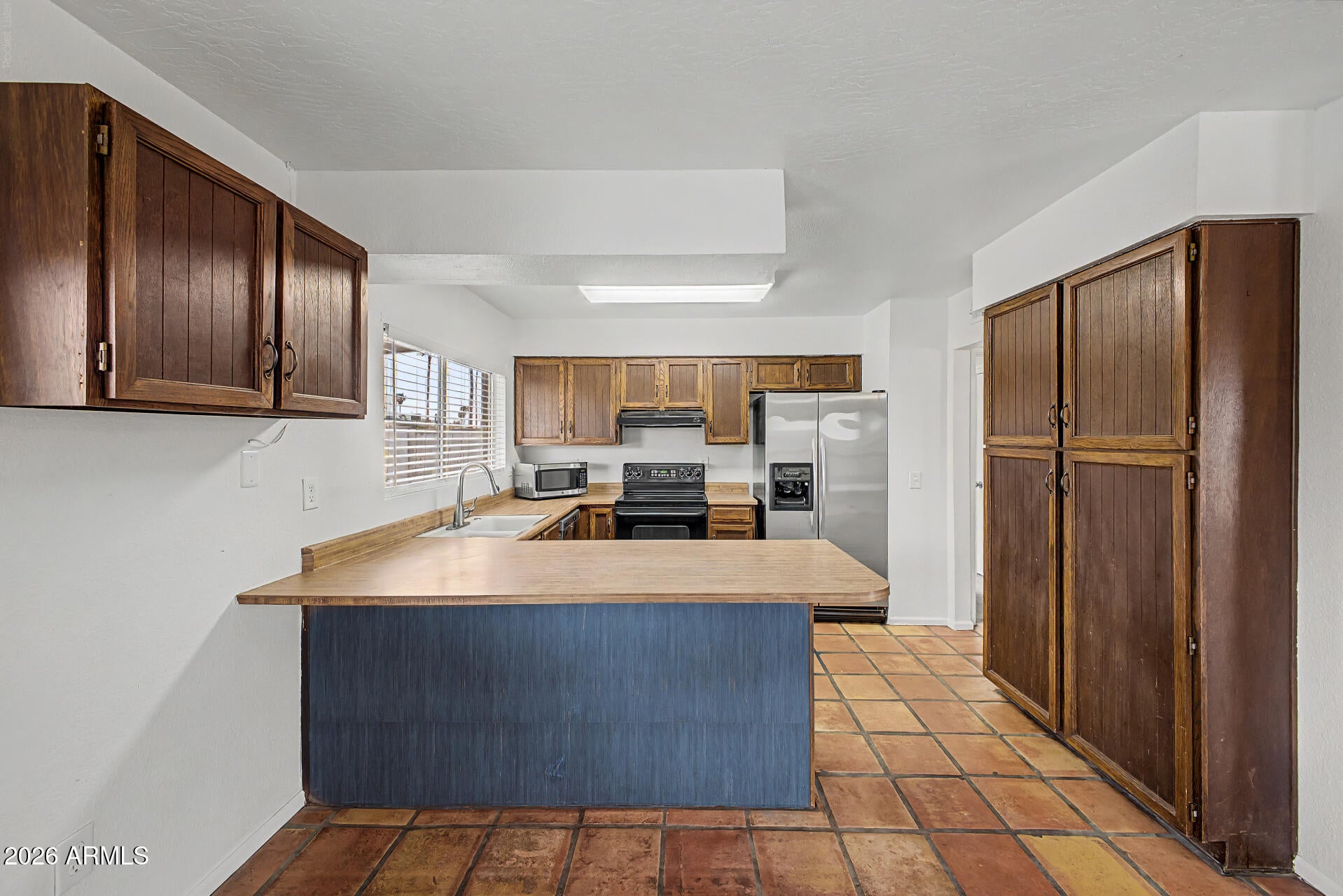 1134 W HERMOSA Drive