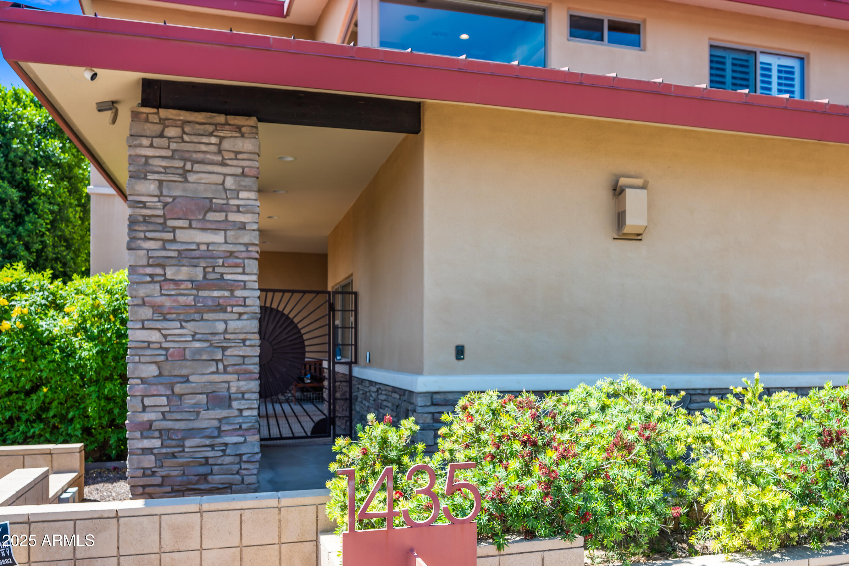 1435 E RANCHO Drive