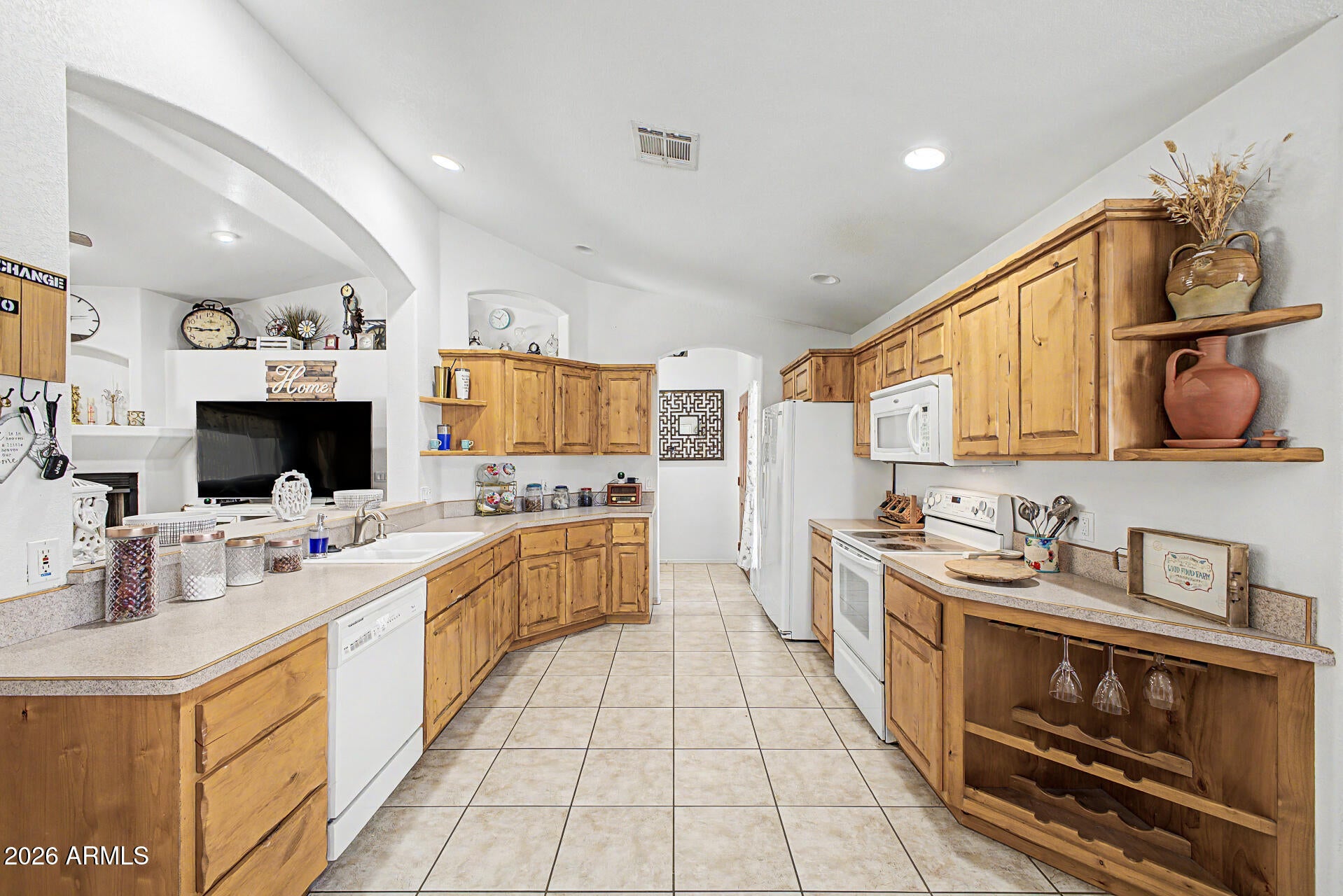 560 TOPEKA Drive
