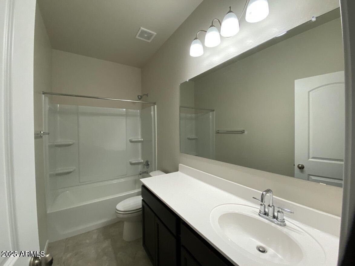 36638 W Santa Clara Avenue