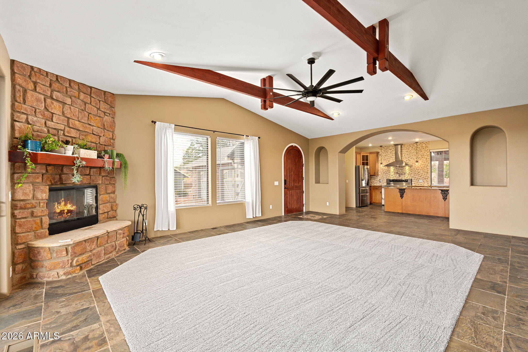 806 N Oak Point Circle