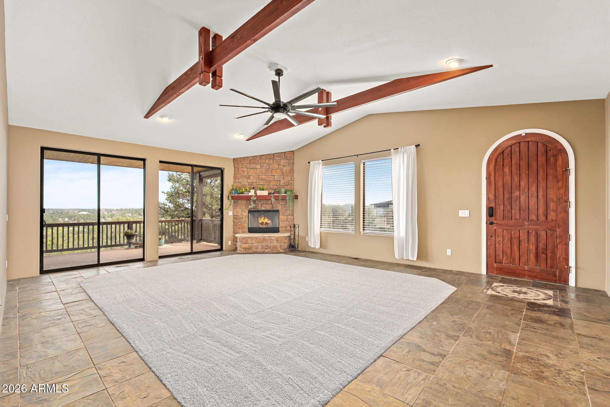 806 N Oak Point Circle