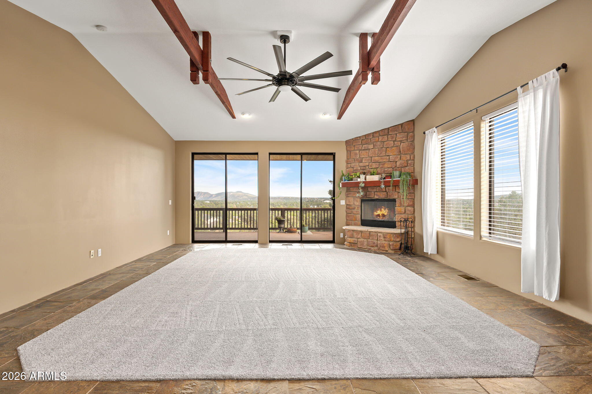 806 N Oak Point Circle