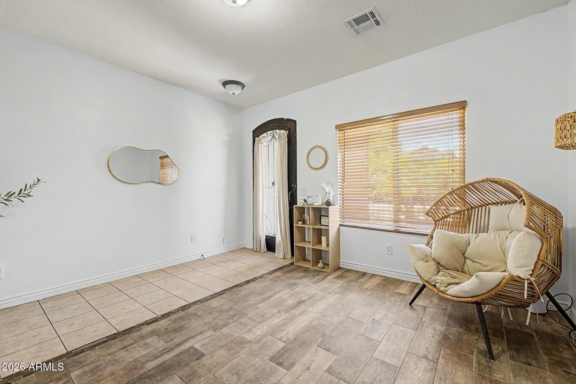 731 W MESQUITE TREE Lane