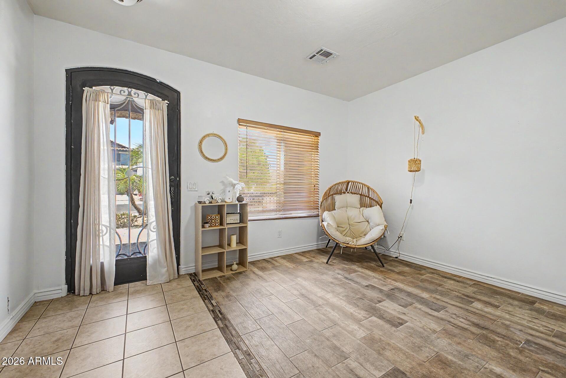731 W MESQUITE TREE Lane