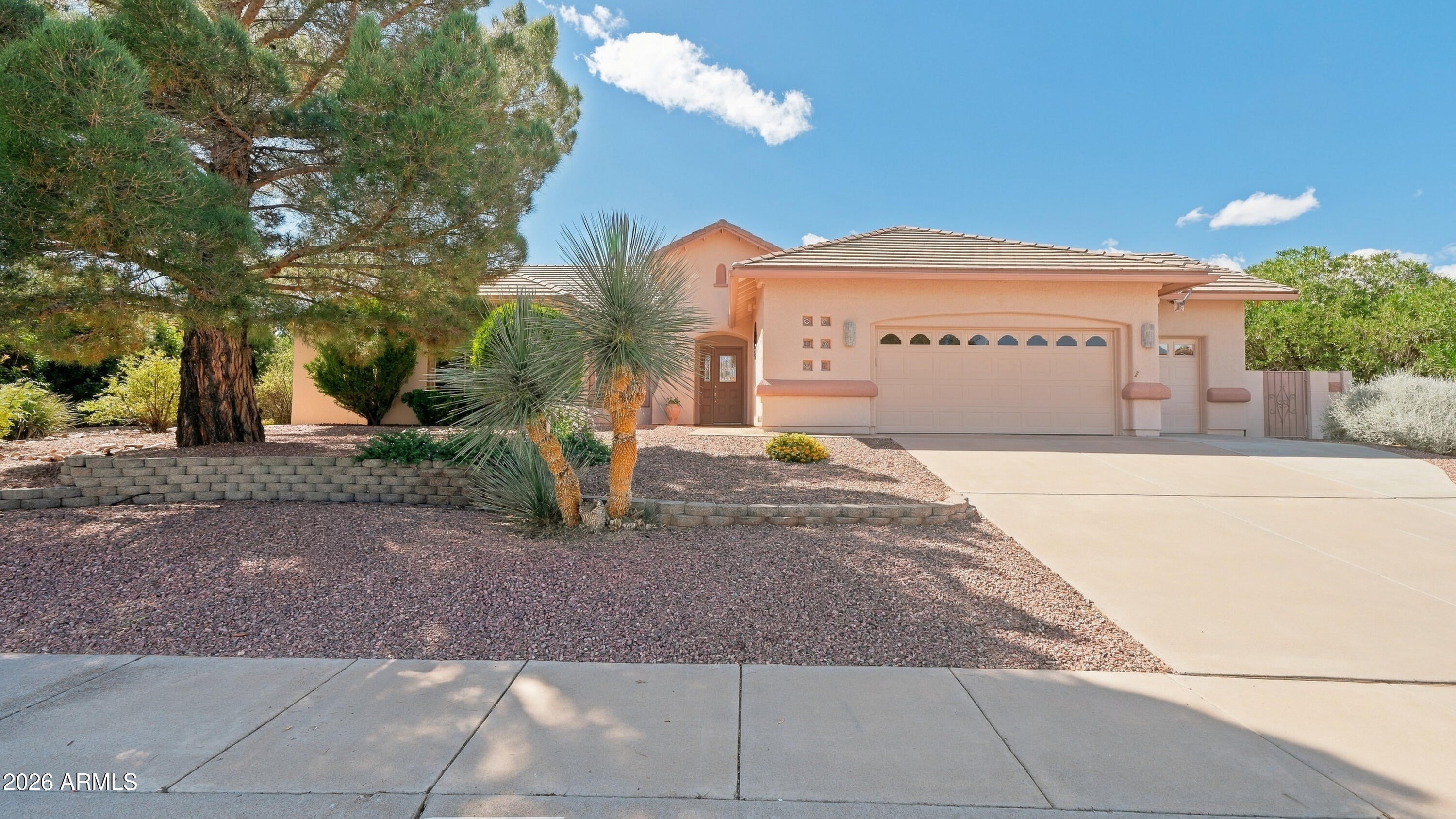 3044 GLENVIEW Drive