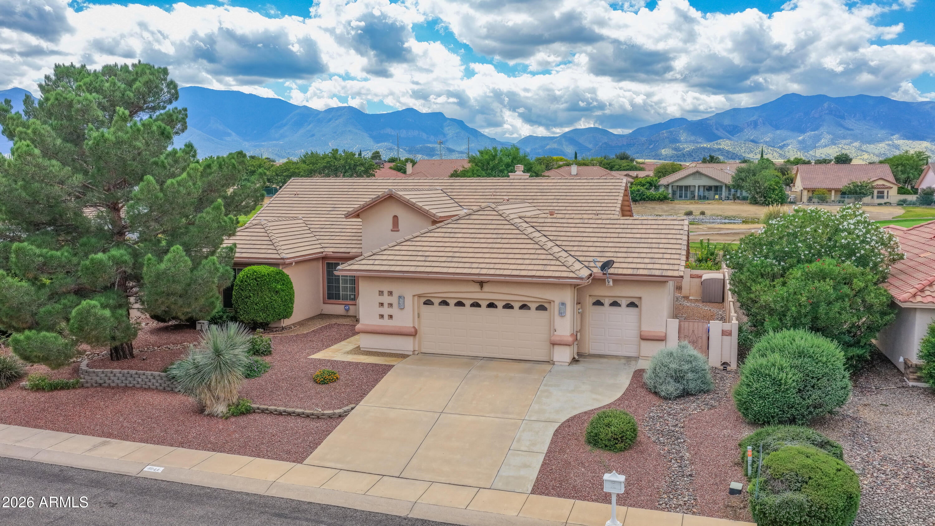 3044 GLENVIEW Drive