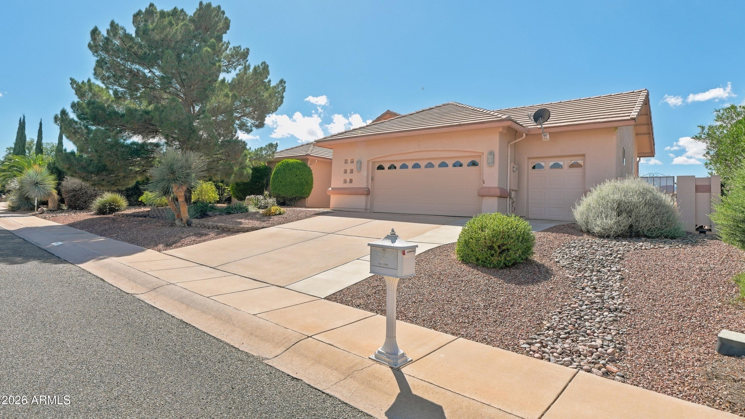 3044 GLENVIEW Drive