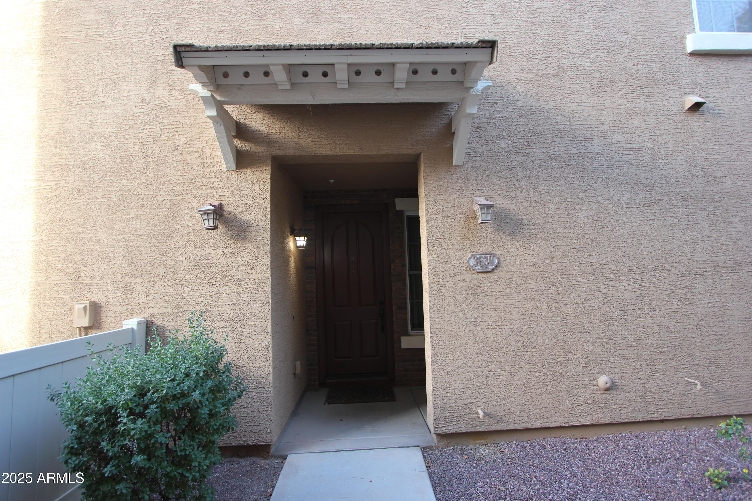 3630 E LESLIE Drive