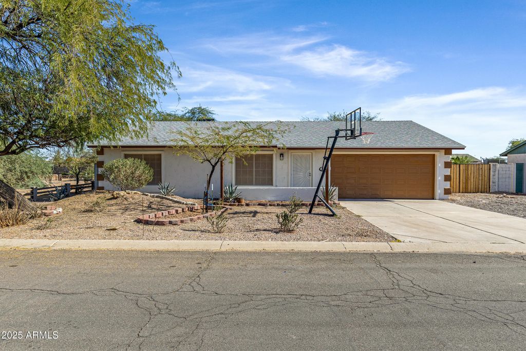 Photo of 14075 S Avalon Road, Arizona City, AZ 85123 (MLS # 6946778)