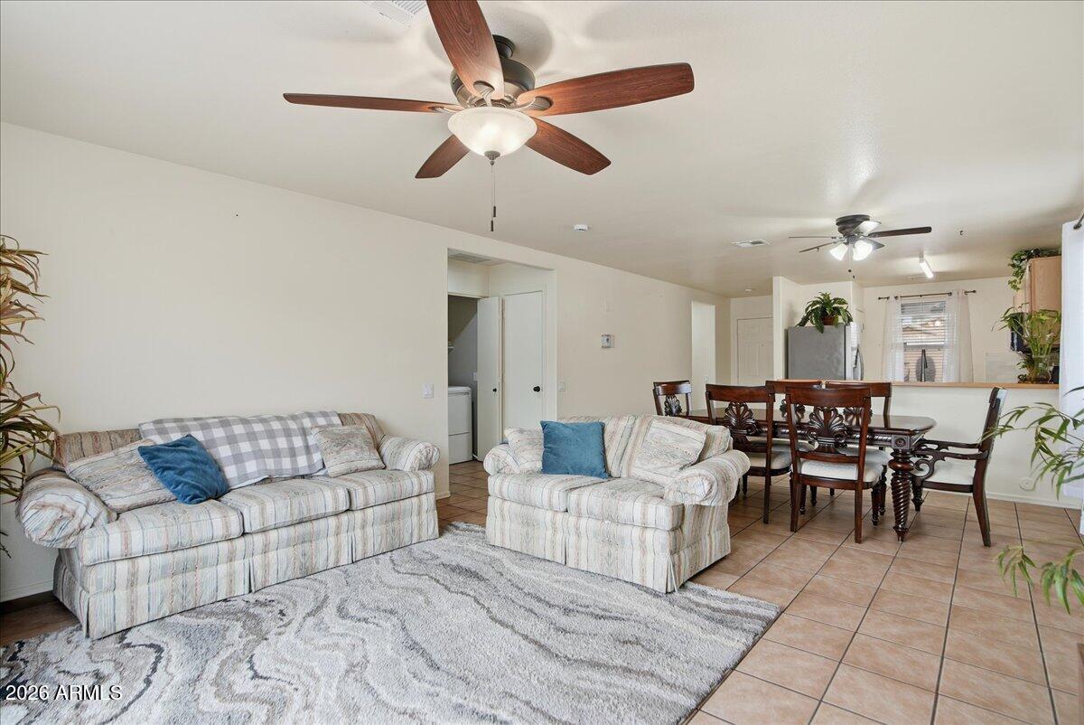 1825 W RENAISSANCE Avenue