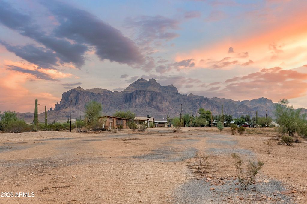 Photo of 1907 E Foothill Street, Apache Junction, AZ 85119 (MLS # 6928884)