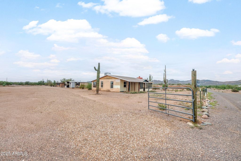 Photo of 1907 E Foothill Street, Apache Junction, AZ 85119 (MLS # 6928884)