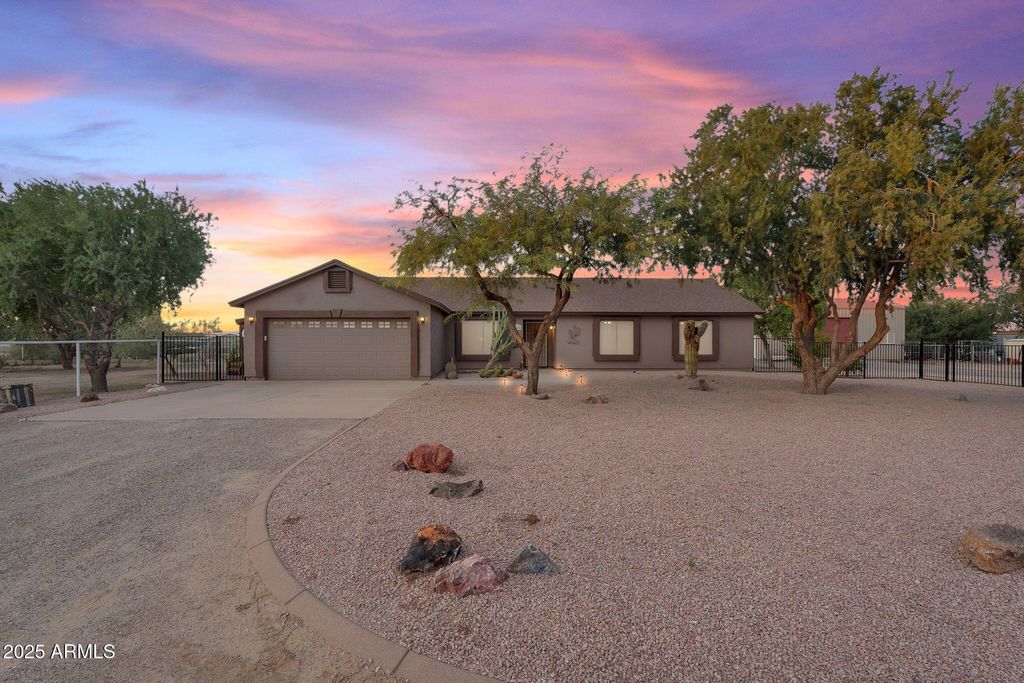 Photo of 20120 E Palm Beach Drive, Queen Creek, AZ 85142 (MLS # 6944108)